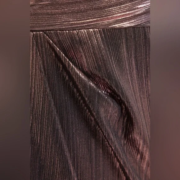 🎉Host Pick!🎉 Marchesa Notte One-Shoulder Appliqué Metallic Dress Size 8 NWT - Picture 4 of 4